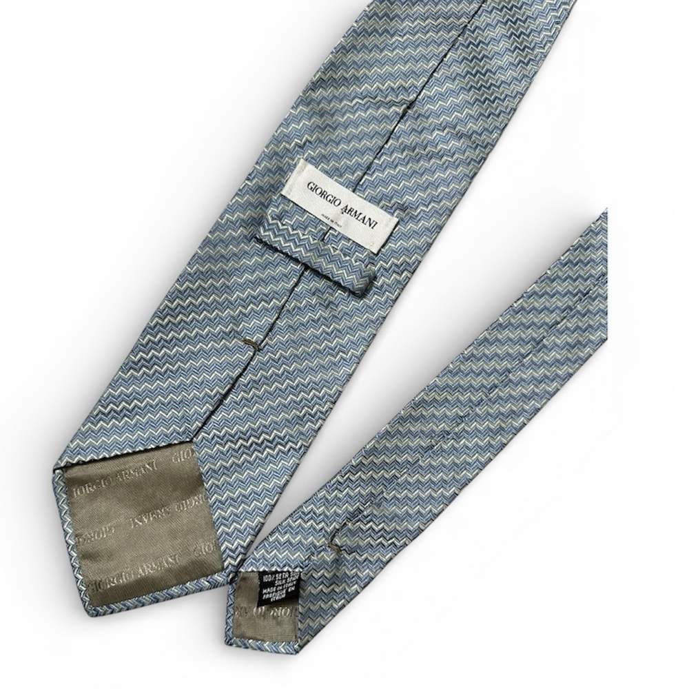 Giorgio Armani Light Blue Zigzag Men's Tie- 100% Silk Seide